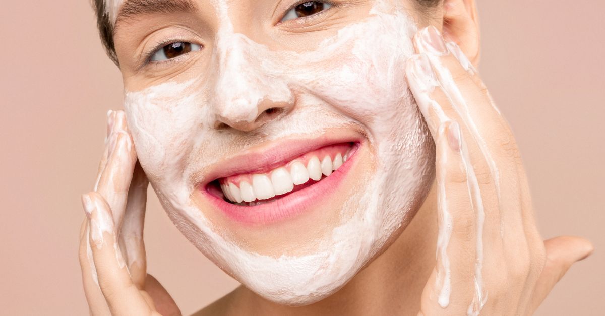 Sonic Facial Cleansing Brush - self care routine