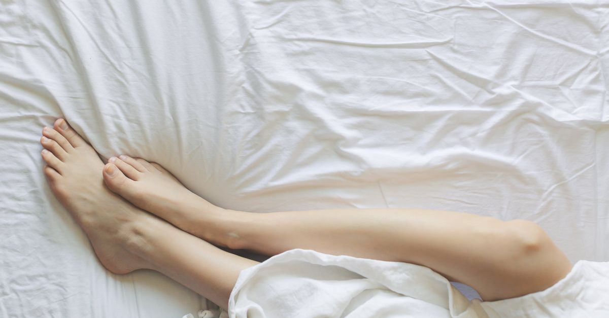 Cooling Gel Weighted Blanket - cozy bedroom